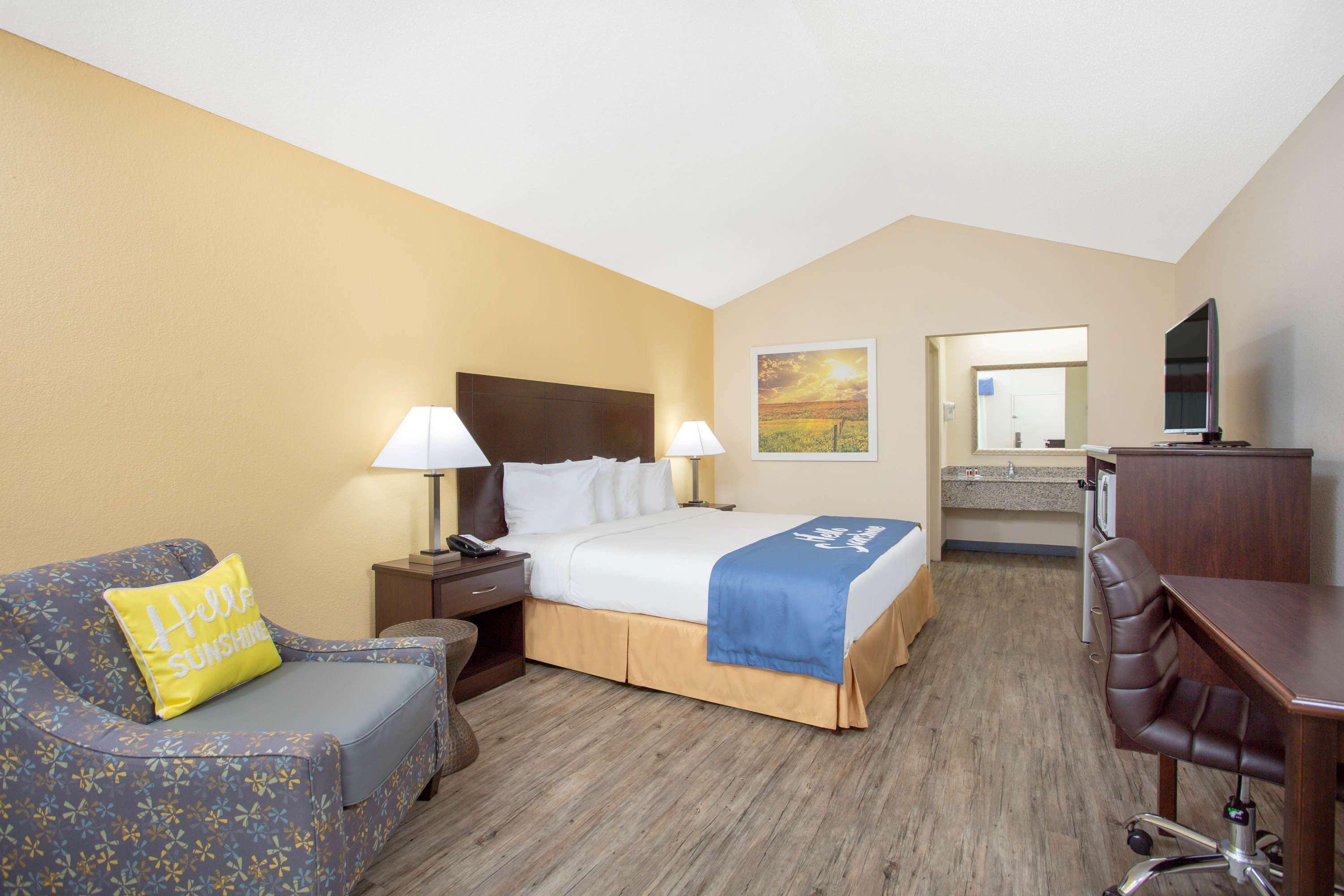 Days Inn By Wyndham Lake City Exterior foto